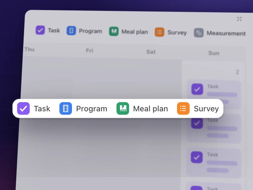 A course timeline in Coachplan where tasks, programs, meal plans and surveys are placed day by day